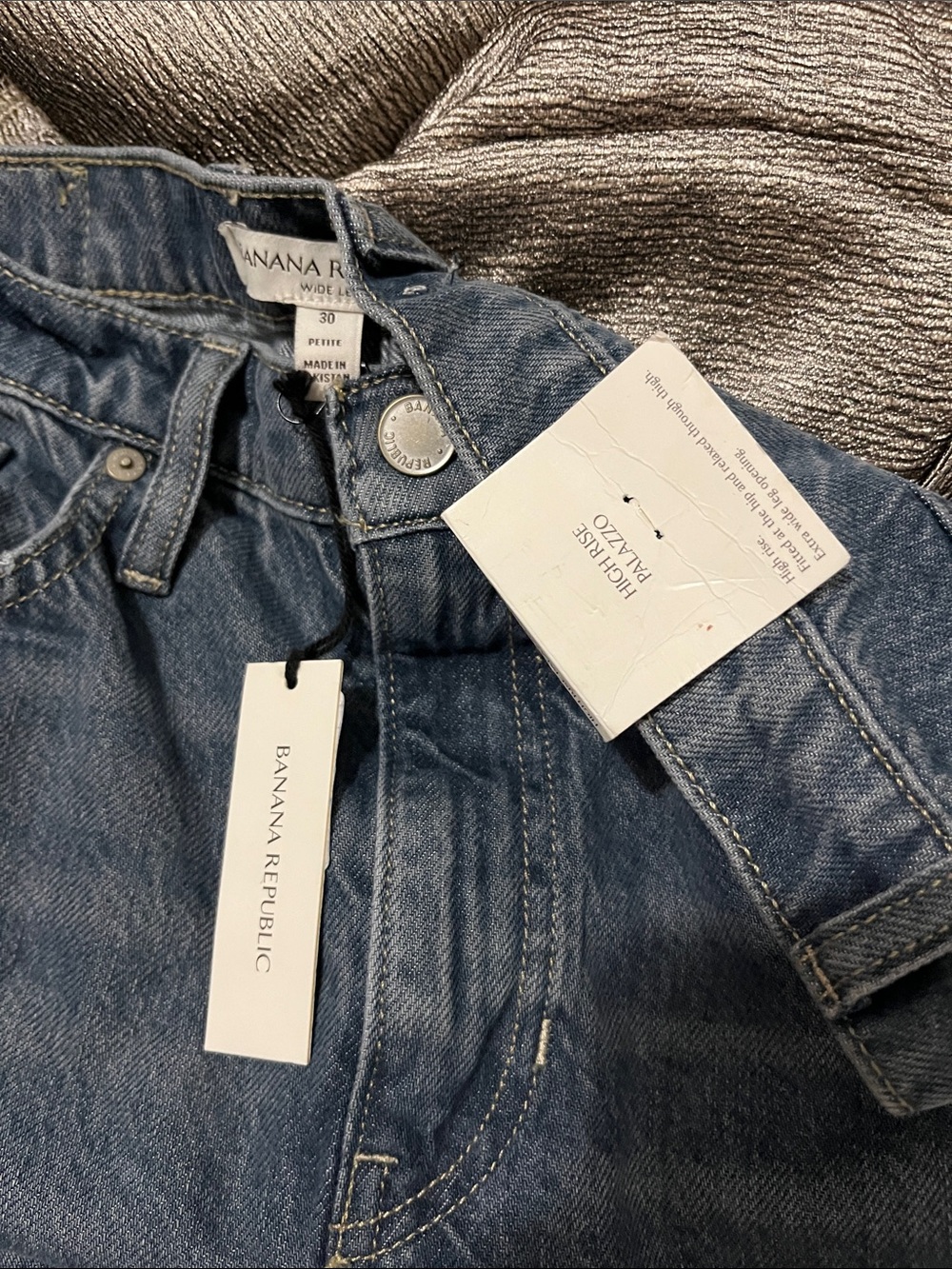 Banana Republic Medium Wash Wide-Leg Jeans - Picture 3 of 4